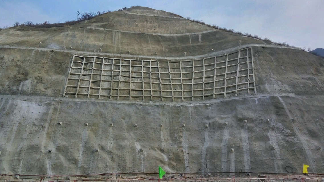 丰宁电站开关站边坡