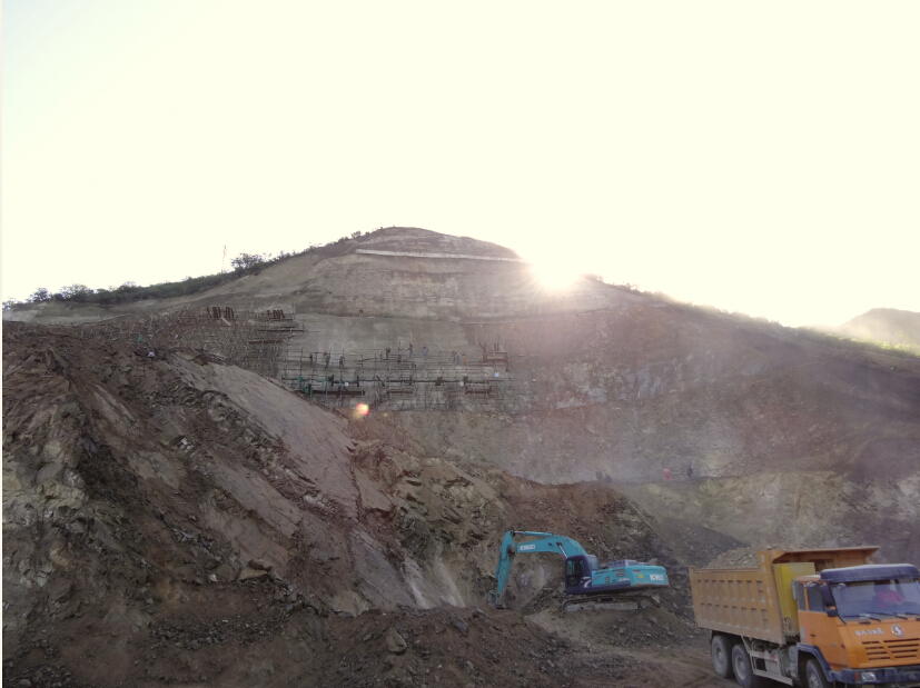 河北丰宁抽水蓄能电站开关站边坡开挖